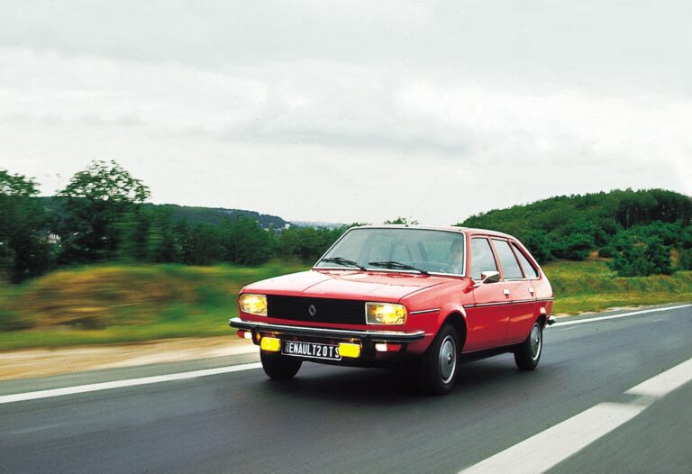 RENAULT, UN SIÈCLE DE CRÉATION AUTOMOBILE