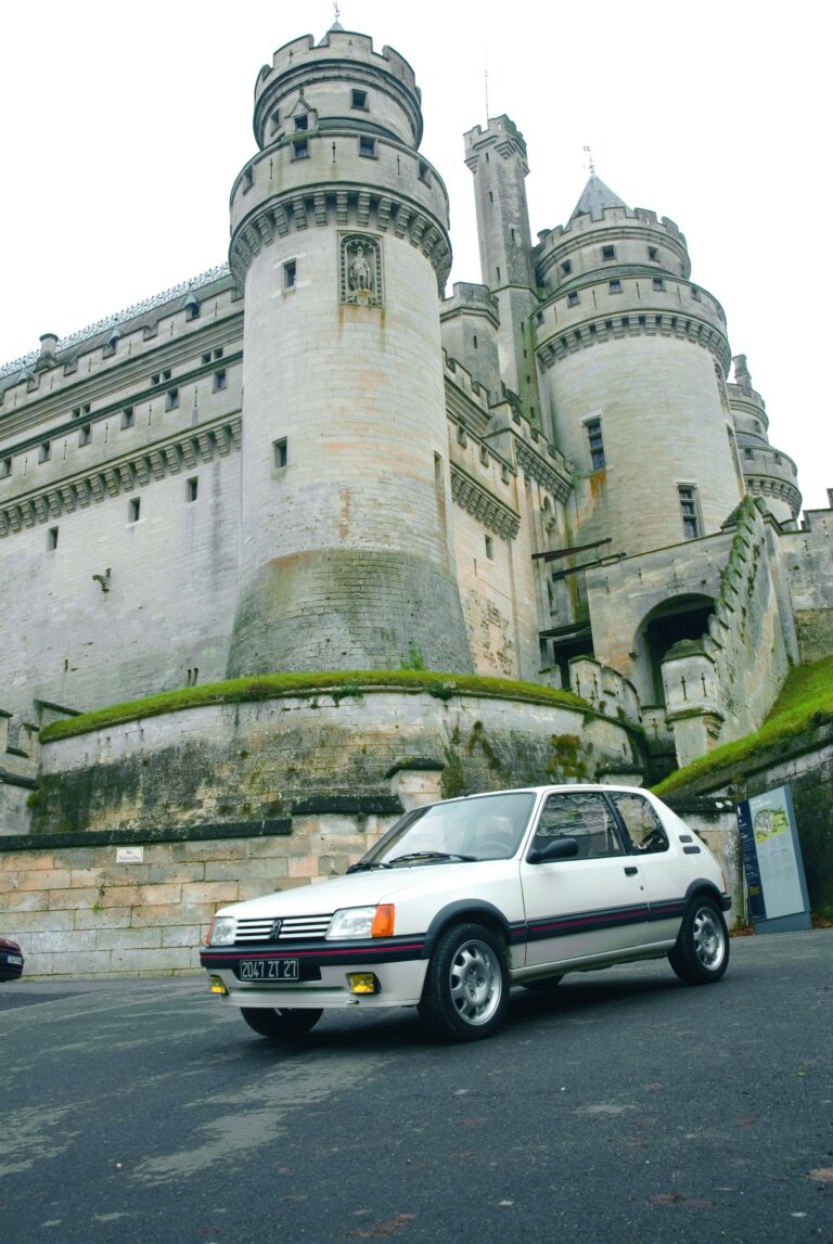 Restaurez réparez votre Peugeot 205 GTI