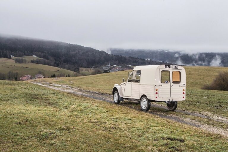 CITROËN 2CV, 70 ans de popularité